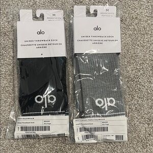 ALO Yoga Unisex Throwback Socks - Black and Gray